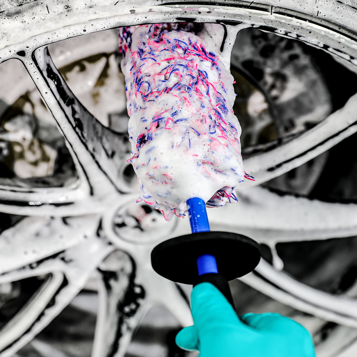 Car cleaning brush