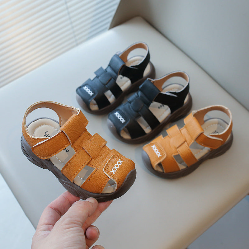 Baby shoes with openwork woven sole