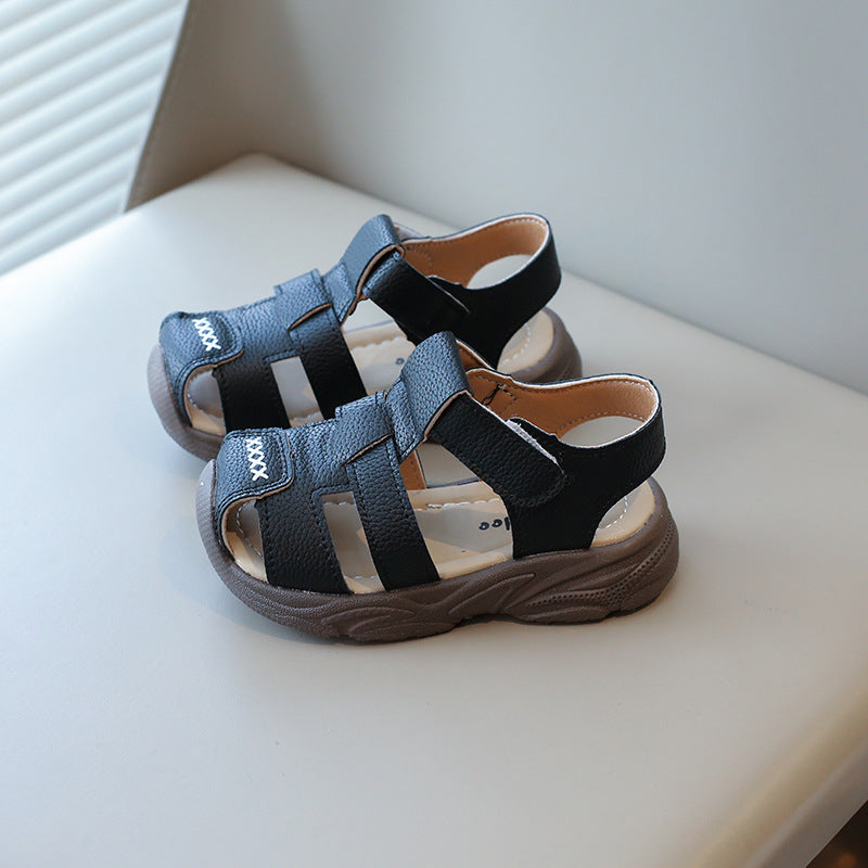 Baby shoes with openwork woven sole