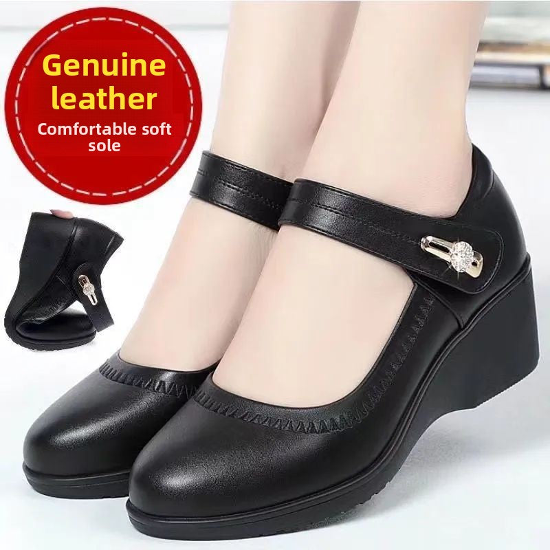 Soft-soled baby girl's leather shoes