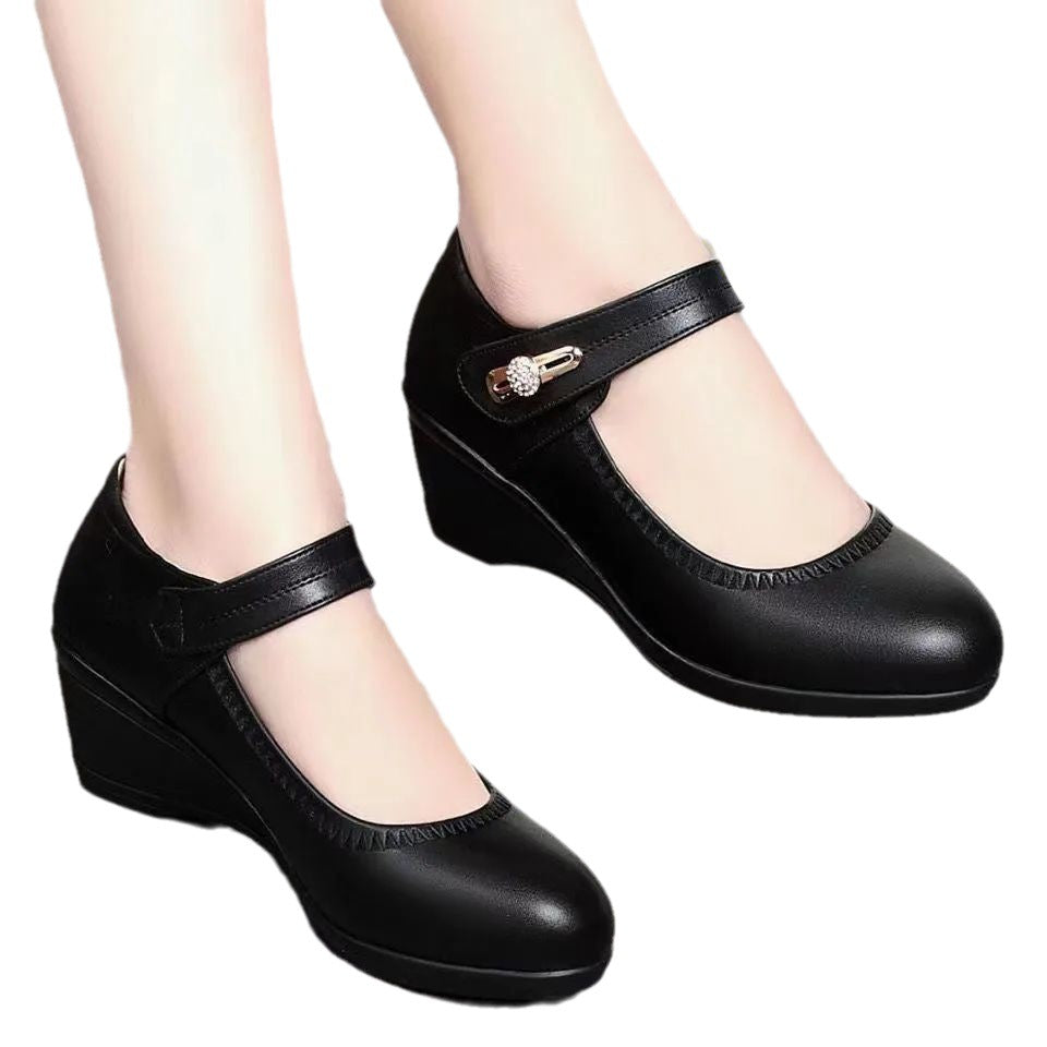 Soft-soled baby girl's leather shoes