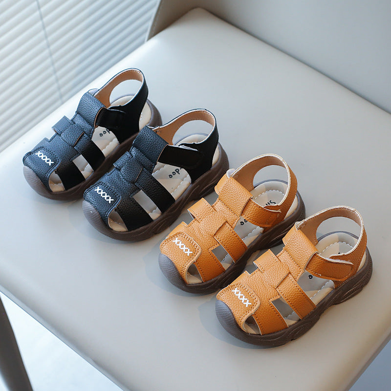 Baby shoes with openwork woven sole