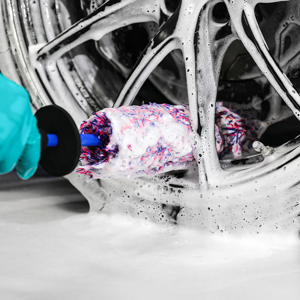 Car cleaning brush
